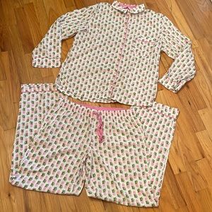 Victoria’s Secret L/S Pajama Set. Size Medium. Pink Pineapples! LIKE NEW!